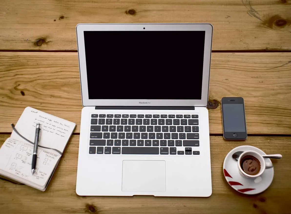 Здам в оренду ноутбук MacBook Pro повністю справний погодинно з безкоштовним встановленням