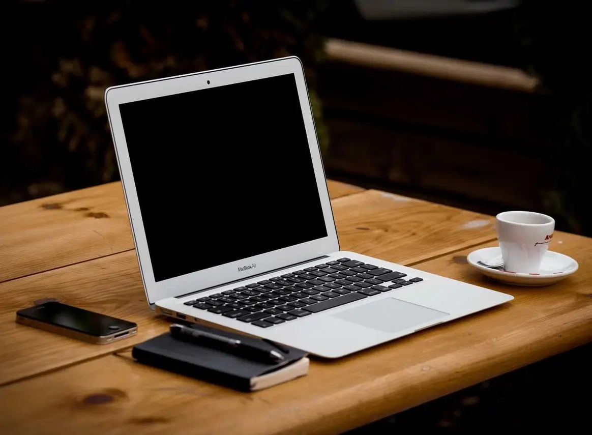 Найкраща оренда ноутбук MacBook Pro у місті - повністю справний, доступно на час відпустки