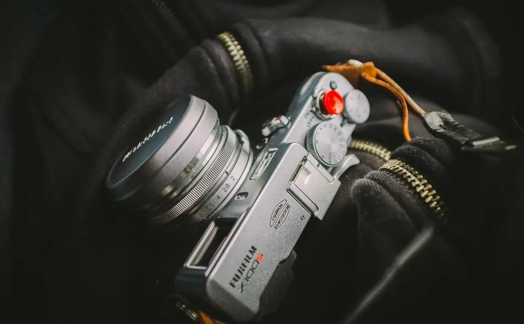 Оренда: проєктор Sony майже новий з безкоштовним встановленням доступно на день